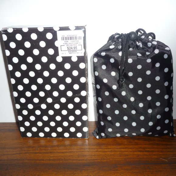 Nubrilliance Cosmetic Drawstring Bag - Picture 1 of 4
